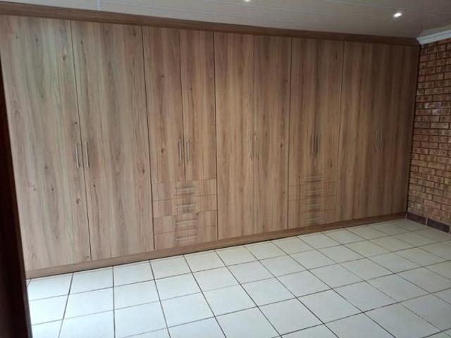 House for rent in Waterkloof, Gauteng