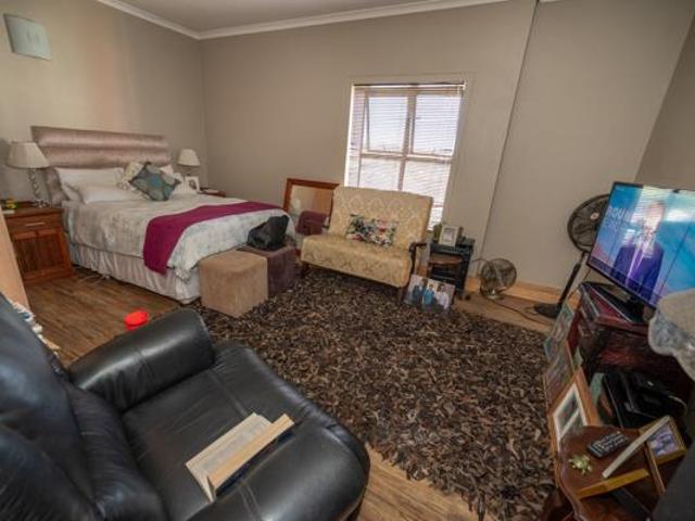 House for sale in Cape Town, Western Cape