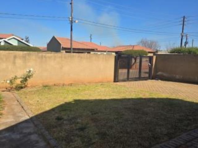 House for rent in Vosloorus, Gauteng