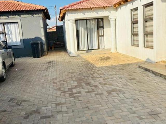 House for rent in Vosloorus, Gauteng