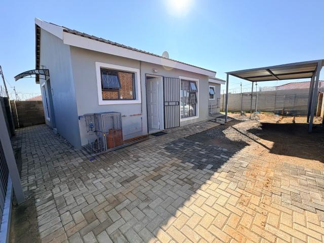 House for sale in Frances Baard, Northern Cape