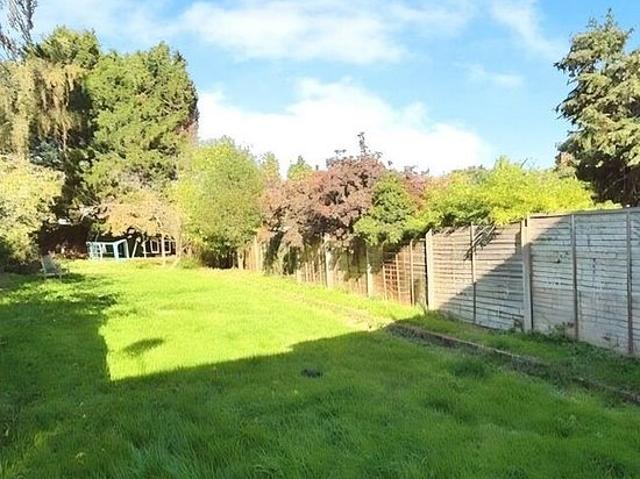 House for rent in Royal Borough of Kingston upon Thames, Greater London