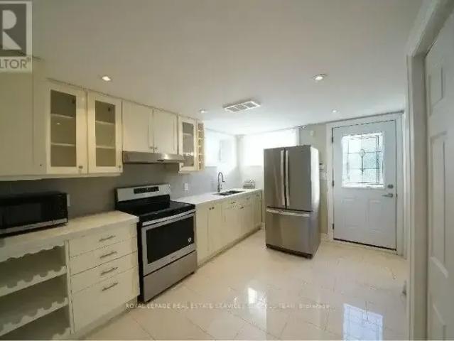 House for rent in Oakville