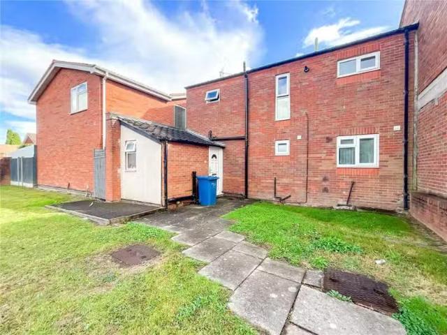 House for rent in Kettlebrook, Staffordshire