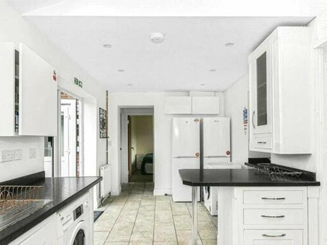 House for rent in Row Town, Surrey