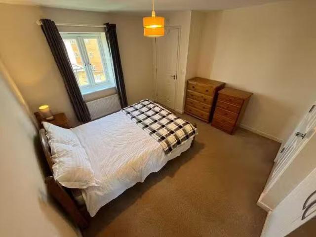 House for rent in Loxford, Greater London