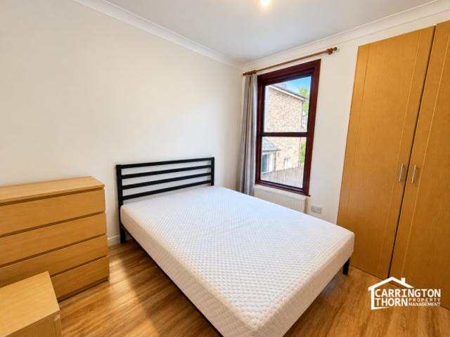 Property for rent in Cat Hill, England