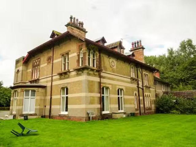House for rent in Pen-y-ffordd, Wales