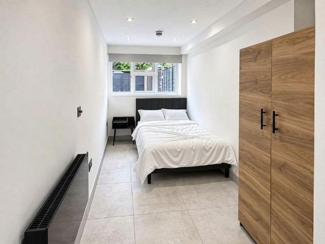 Room for rent in Grovehill, Pouchen End