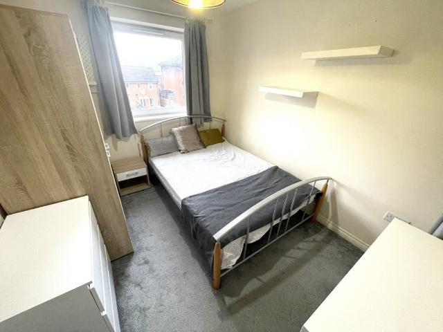 House for rent in Newtown, Reading