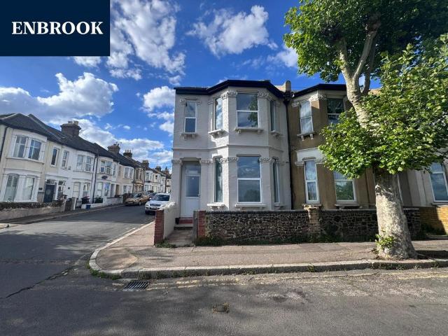 House for rent in Alton Barnes, Essex