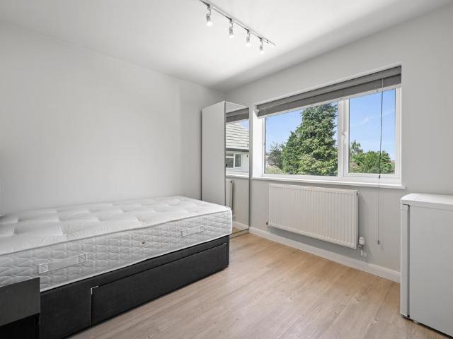 House for rent in Holywell Estate, North Watford