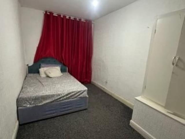 House for rent in Burnedge, Greater Manchester