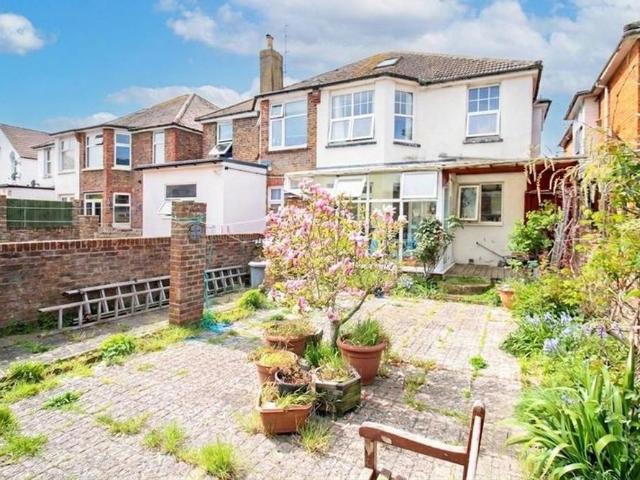 House for rent in Roselands, Eastbourne