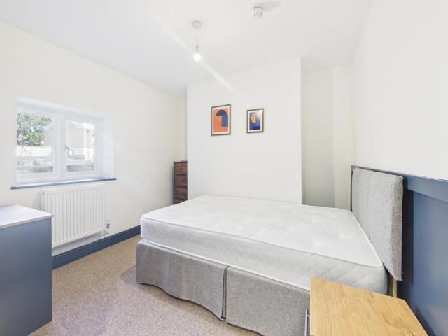House for rent in Wotton, Gloucester
