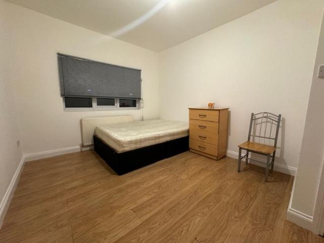 House for rent in London Borough of Croydon, Cat Hill