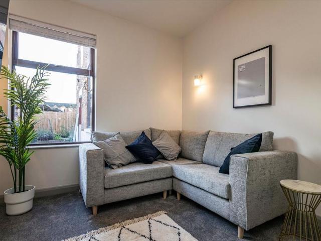 House for rent in Caldermill, East Midlands