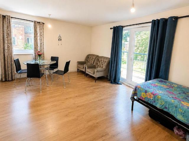 House for rent in London Borough of Redbridge, Greater London