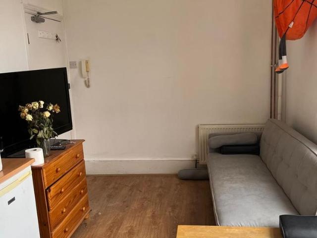House for rent in London Borough of Islington, Greater London
