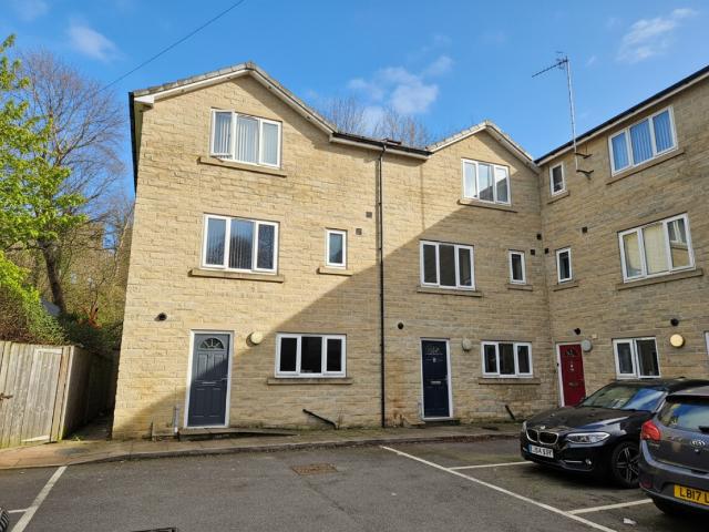 House for rent in Armitage Bridge, West Yorkshire
