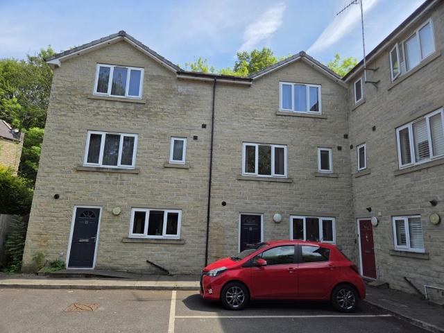 House for rent in Armitage Bridge, West Yorkshire