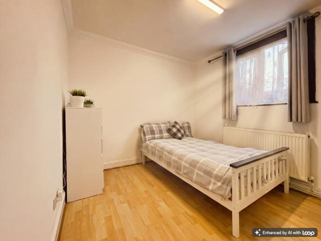 House for rent in Plashet, Greater London