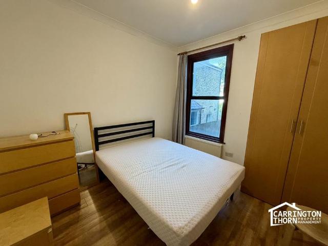 Room for rent in Charlton, Greater London