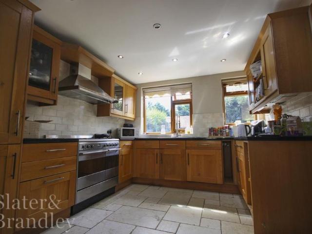 House for rent in Abbey Park, Barton In Fabis
