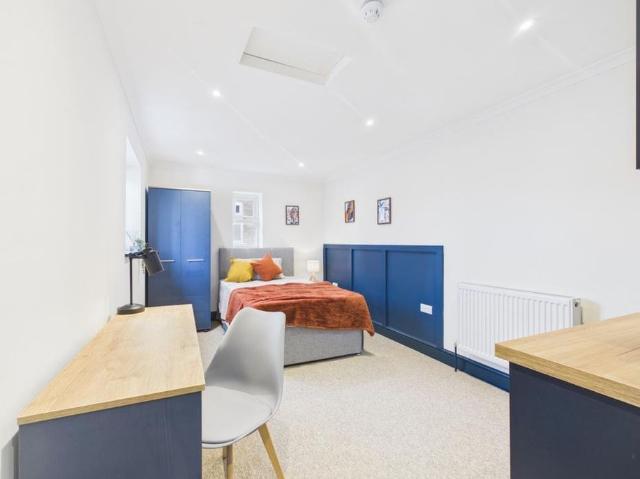 House for rent in Wotton, Gloucester