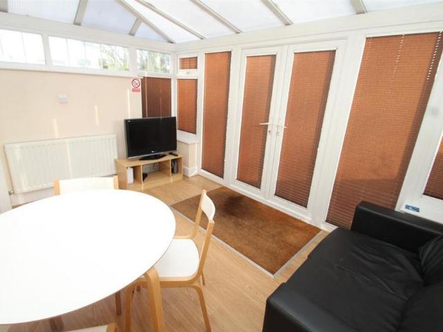 House for rent in Highfield, Pouchen End