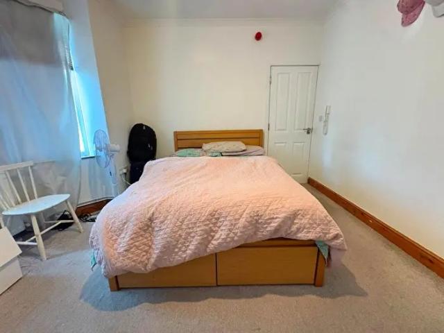 Apartment for rent in Church Cowley, The Slade
