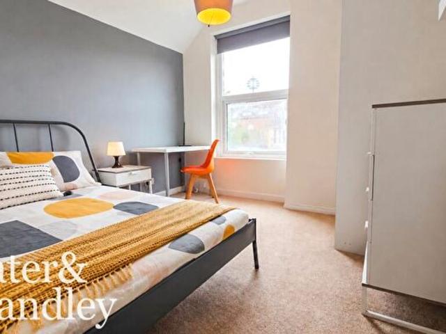 Apartment for rent in Abbey Park, Barton In Fabis