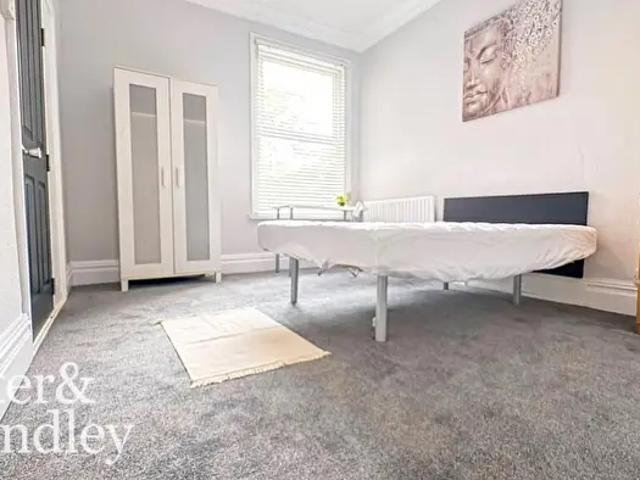 Apartment for rent in Compton Acres, Barton In Fabis