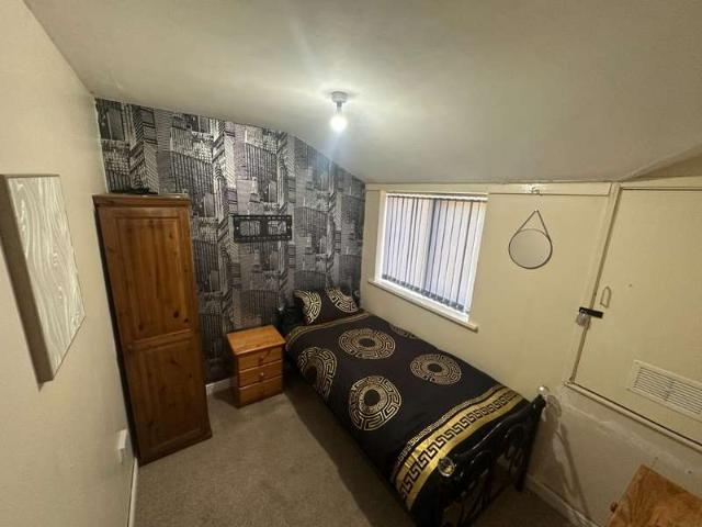 Room for rent in West Midlands
