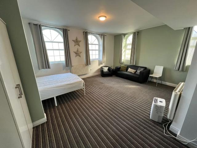 Room for rent in West Bank, Widnes
