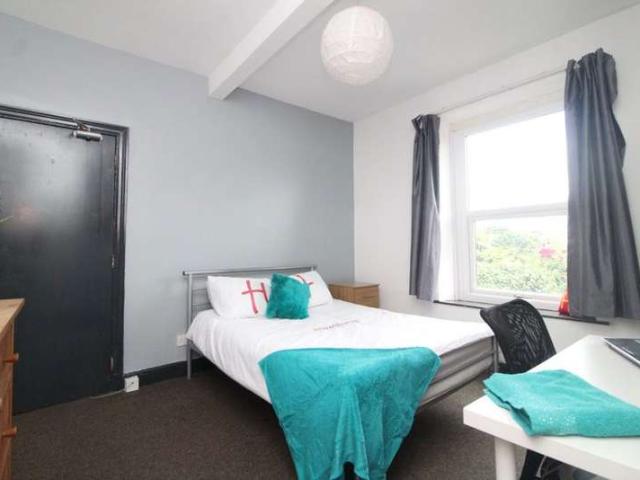 Room for rent in Crookes, South Yorkshire
