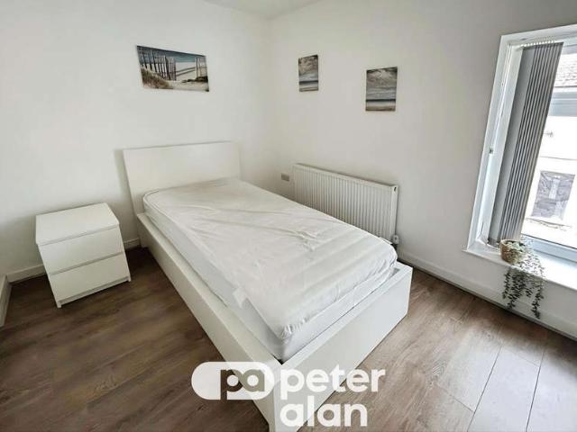 Room for rent in Troed-y-rhiw, Troedyrhiw