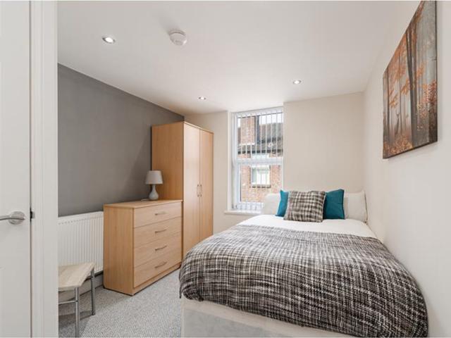 Room for rent in Calderstones