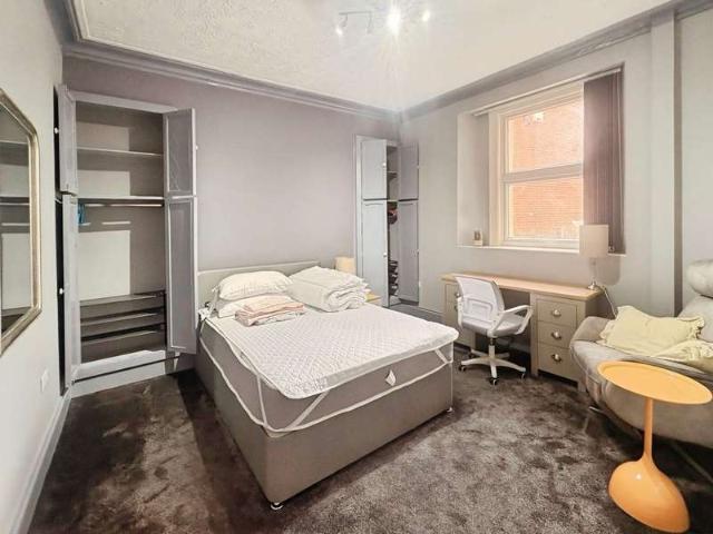 Room for rent in Cimla, Neath