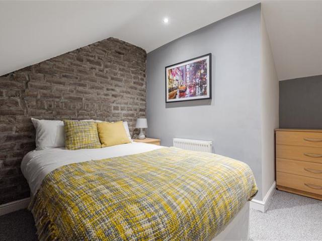 Room for rent in Calderstones