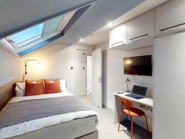 Room for rent in Calderstones