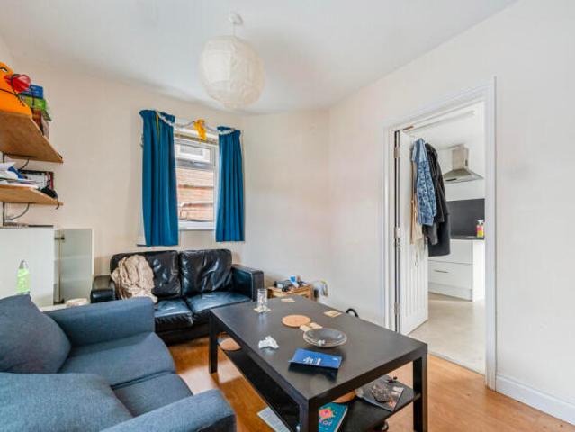 Room for rent in Little Stanmore, Greater London