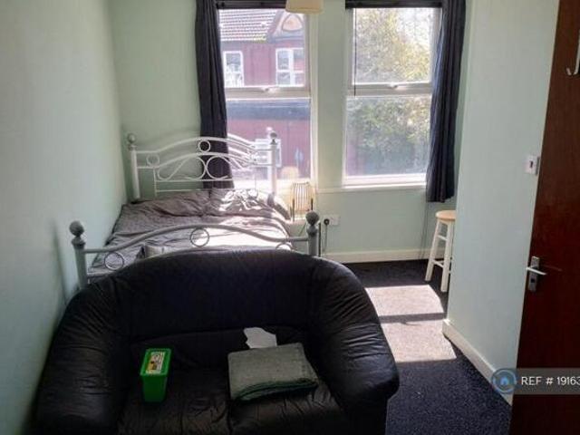 House for rent in Calderstones