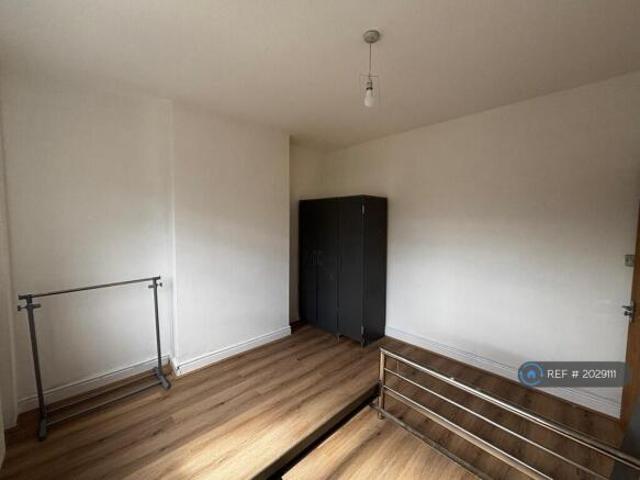 Room for rent in Cat Hill, England