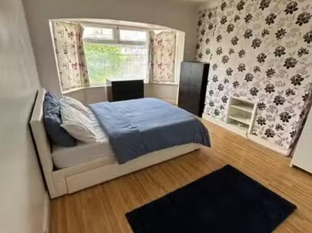 House for rent in Seven Kings, Greater London
