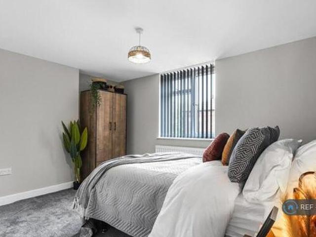 House for rent in Half Acres, Wakefield