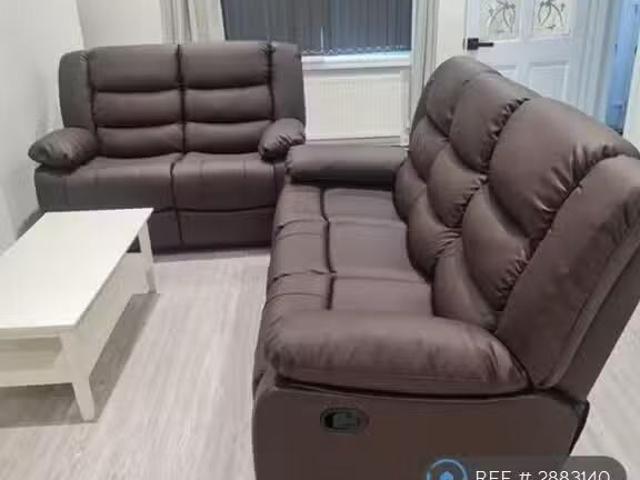 House for rent in Cefn Fforest, Wales