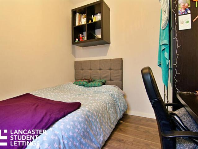Room for rent in Castle and Priory Precinct, Bare