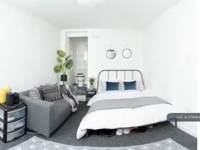 House for rent in Redcliffe, Feckenham