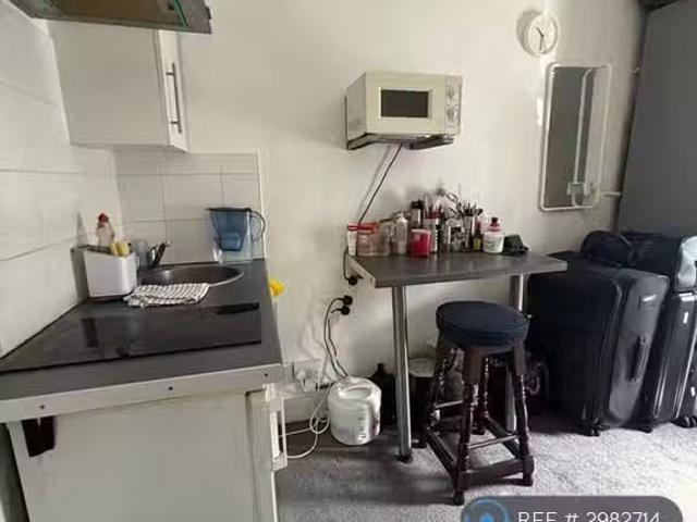 House for rent in Blackhills, Surrey